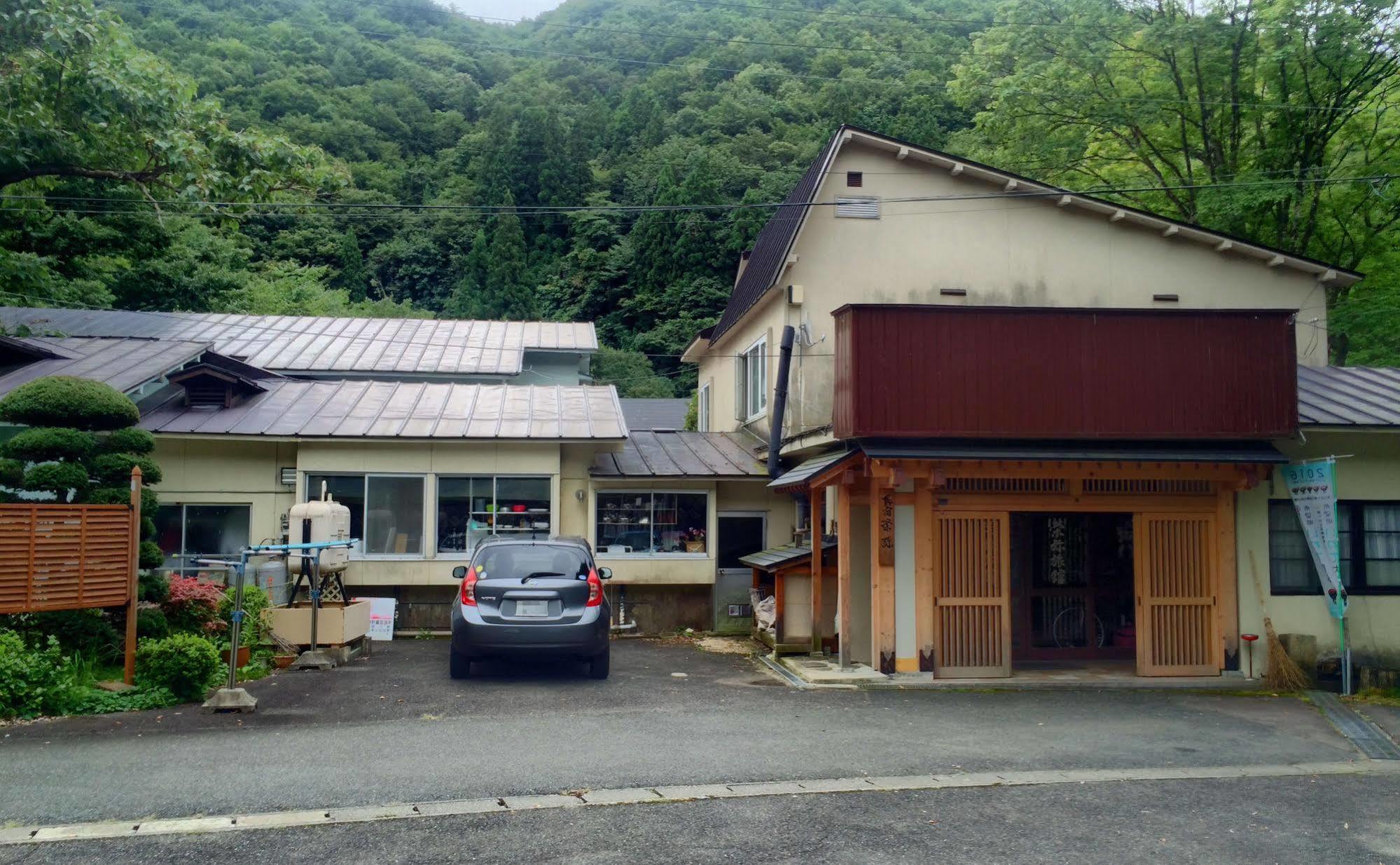 Onsen Minshuku Sakaeya Hotell Shizukuishi Exteriör bild