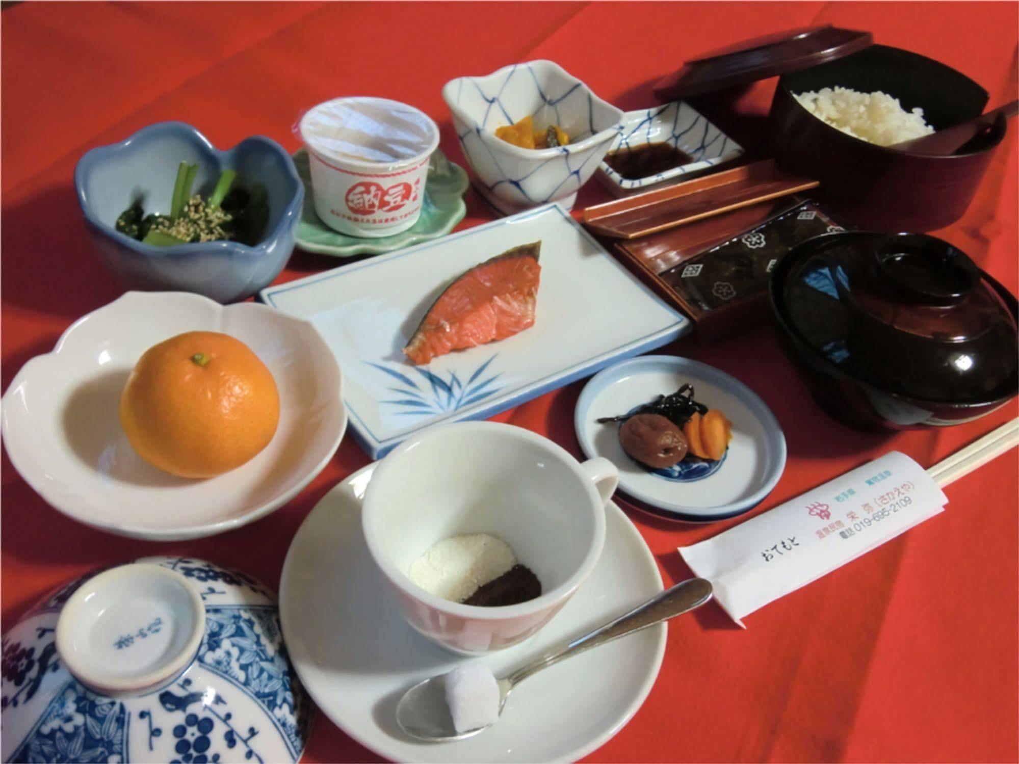 Onsen Minshuku Sakaeya Hotell Shizukuishi Exteriör bild